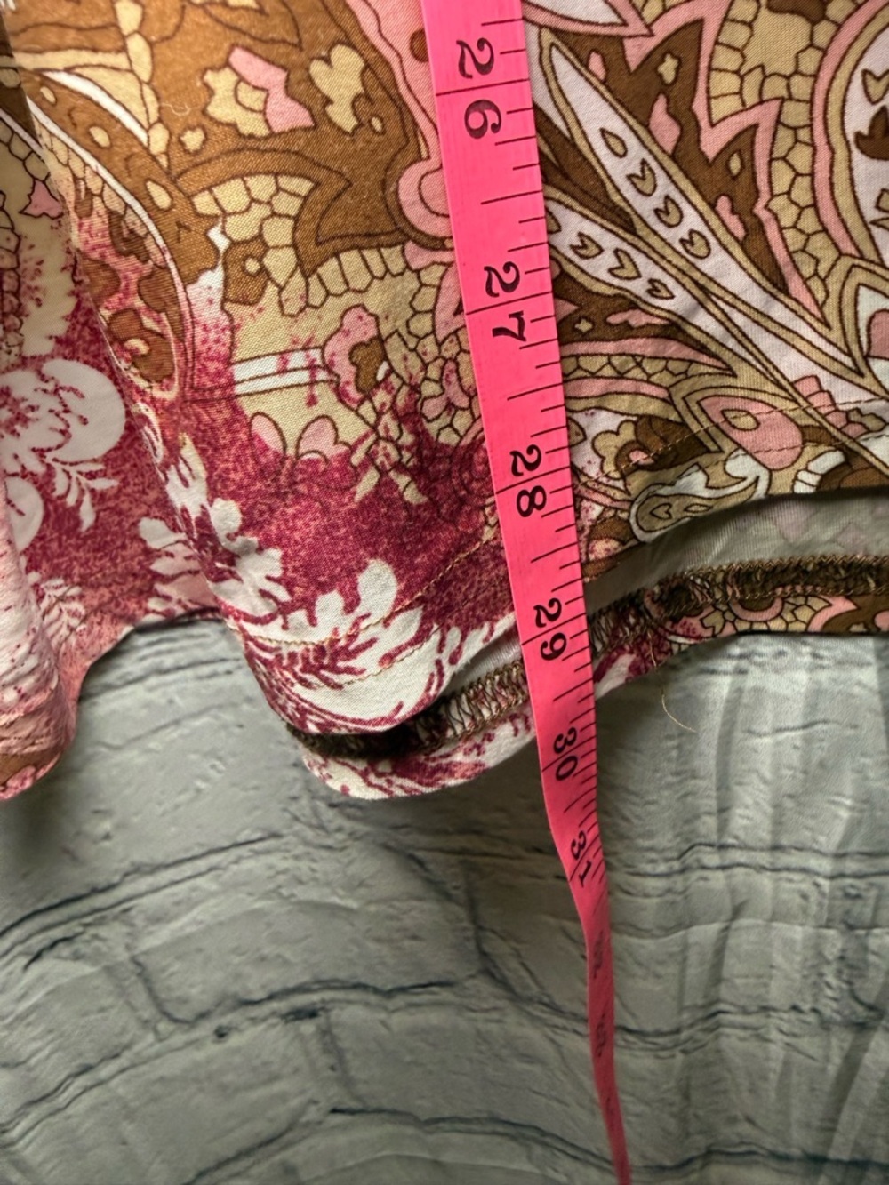 Pink and Tan Paisley V-Neck Short Sleeve Top - Picture 6 of 7